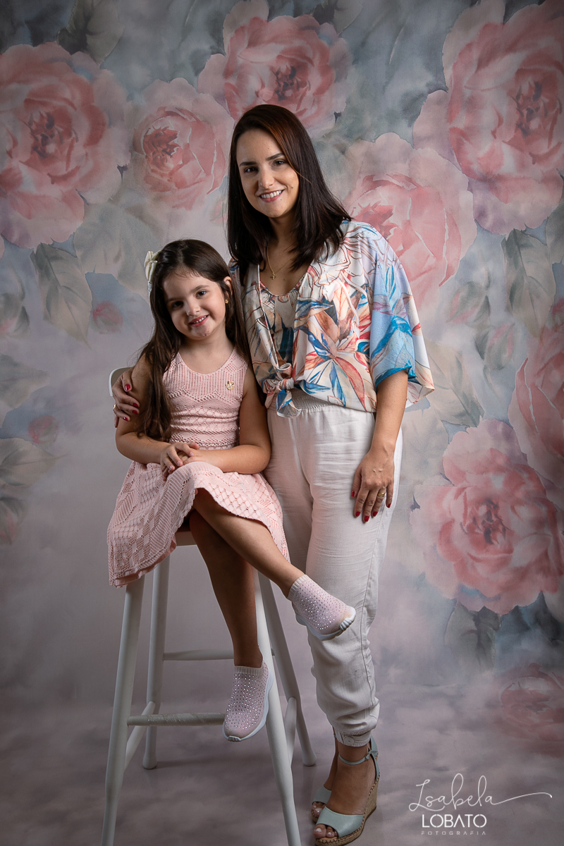 amor-de-mae-dia-das-maes-ensaio-fotografico-dia-das-maes-mamae-amor-mais-sublime-fotografia-de-mae-fundo-fotografico-dia-das-maes-ensaio-das-maes-dia-das-maes-2022-estudio-fotografico-em-barbacena-melhor-fotografa-de-barbacena-iluminacao-de-estudio-ilcao