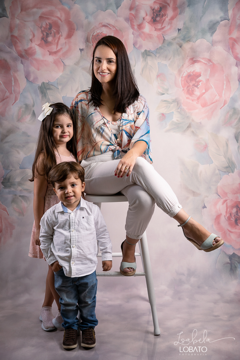 amor-de-mae-dia-das-maes-ensaio-fotografico-dia-das-maes-mamae-amor-mais-sublime-fotografia-de-mae-fundo-fotografico-dia-das-maes-ensaio-das-maes-dia-das-maes-2022-estudio-fotografico-em-barbacena-melhor-fotografa-de-barbacena-iluminacao-de-estudio-ilcao