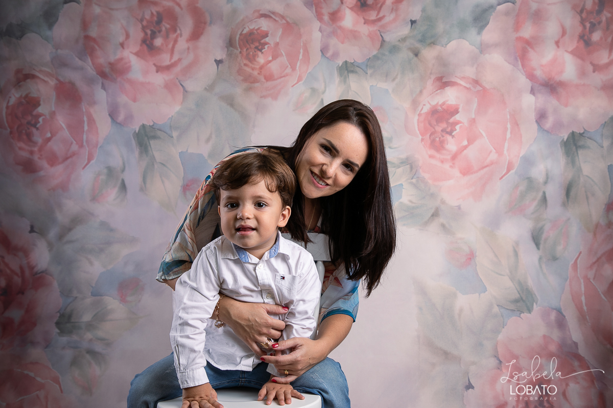 amor-de-mae-dia-das-maes-ensaio-fotografico-dia-das-maes-mamae-amor-mais-sublime-fotografia-de-mae-fundo-fotografico-dia-das-maes-ensaio-das-maes-dia-das-maes-2022-estudio-fotografico-em-barbacena-melhor-fotografa-de-barbacena-iluminacao-de-estudio-ilcao