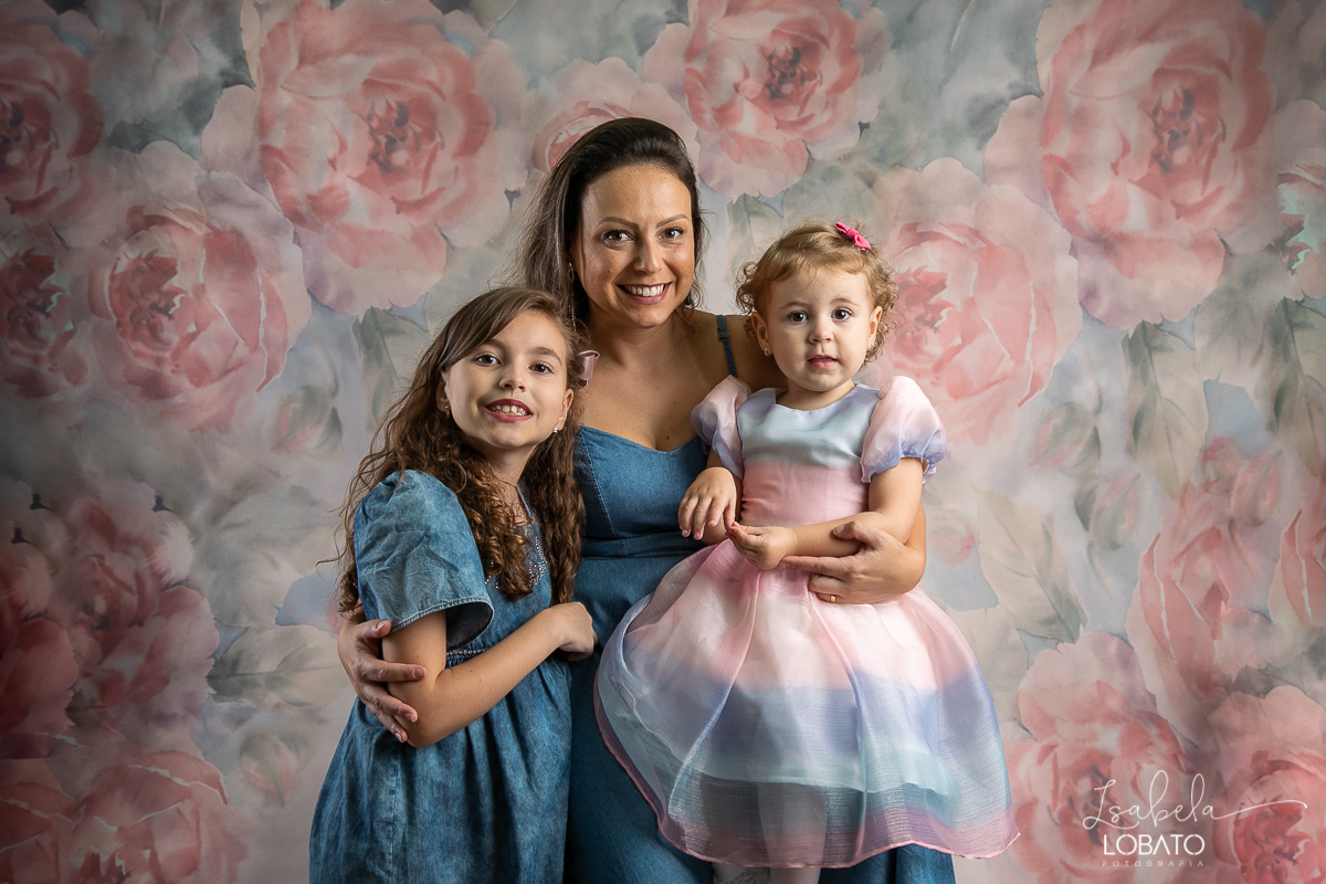 amor-de-mae-dia-das-maes-ensaio-fotografico-dia-das-maes-mamae-amor-mais-sublime-fotografia-de-mae-fundo-fotografico-dia-das-maes-ensaio-das-maes-dia-das-maes-2022-estudio-fotografico-em-barbacena-melhor-fotografa-de-barbacena-iluminacao-de-estudio-ilca