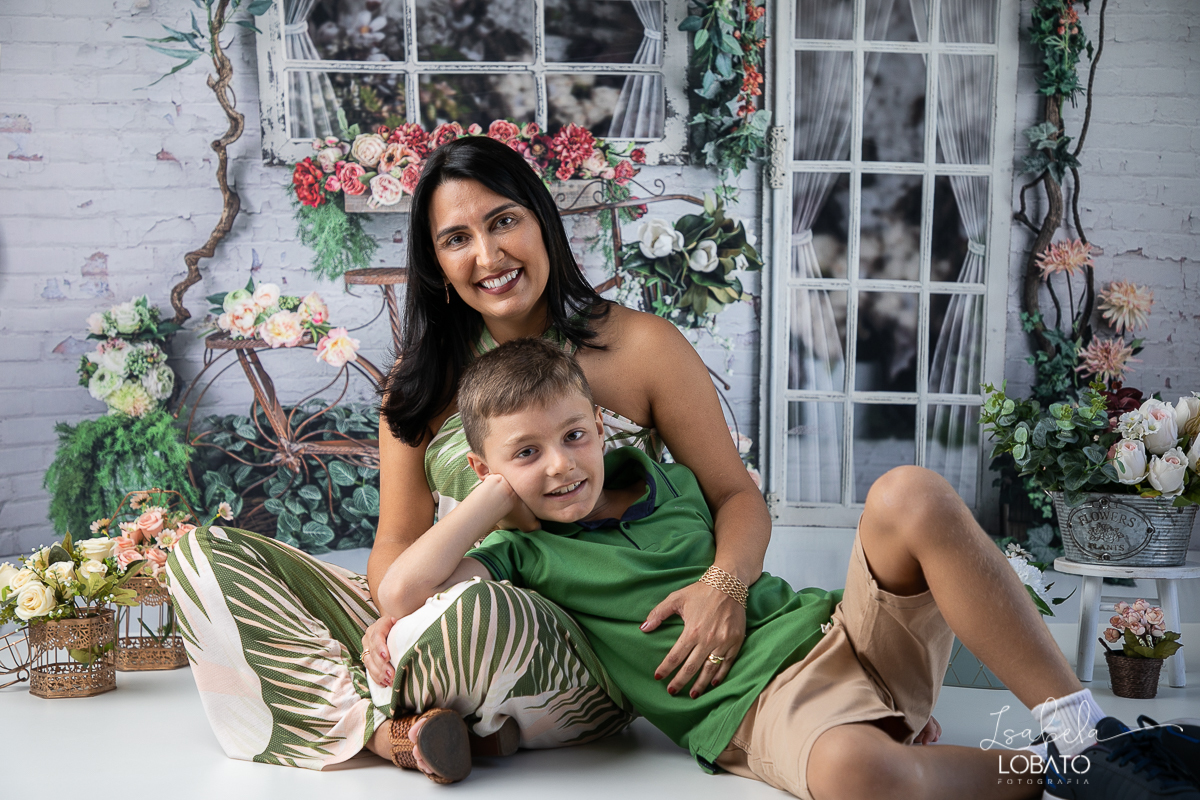 amor-de-mae-dia-das-maes-ensaio-fotografico-dia-das-maes-mamae-amor-mais-sublime-fotografia-de-mae-fundo-fotografico-dia-das-maes-ensaio-das-maes-dia-das-maes-2022-estudio-fotografico-em-barbacena-melhor-fotografa-de-barbacena-iluminacao-de-estudio-ilca