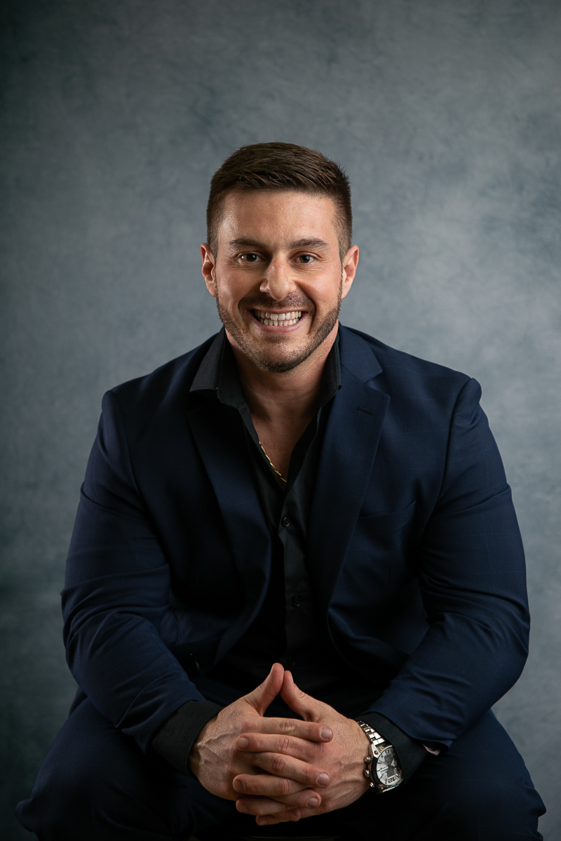 foto-publicidade-mkt-digital-agencia-d-mkt-nos-tres-comunica-marketing-de-medicos-nutrologo-barbacena-nutrologo-minas-gerais-emagrecimento-hipertrofia-publicidade-redes-sociais-de-medicos-fotografia-para-perfil-de-medicos-fotografa-para-fins-publicitarios