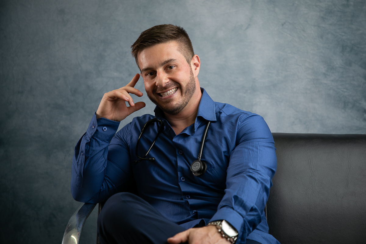 foto-publicidade-mkt-digital-agencia-d-mkt-nos-tres-comunica-marketing-de-medicos-nutrologo-barbacena-nutrologo-minas-gerais-emagrecimento-hipertrofia-publicidade-redes-sociais-de-medicos-fotografia-para-perfil-de-medicos-fotografa-para-fins-publicitarios