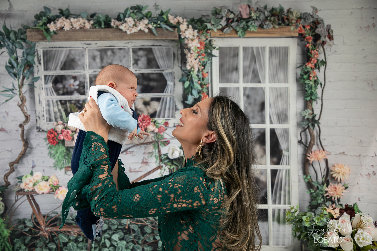 amor-de-mae-dia-das-maes-ensaio-fotografico-dia-das-maes-mamae-amor-mais-sublime-fotografia-de-mae-fundo-fotografico-dia-das-maes-ensaio-das-maes-dia-das-maes-2022-estudio-fotografico-em-barbacena-melhor-fotografa-de-barbacena-iluminacao-de-estudio-ilca