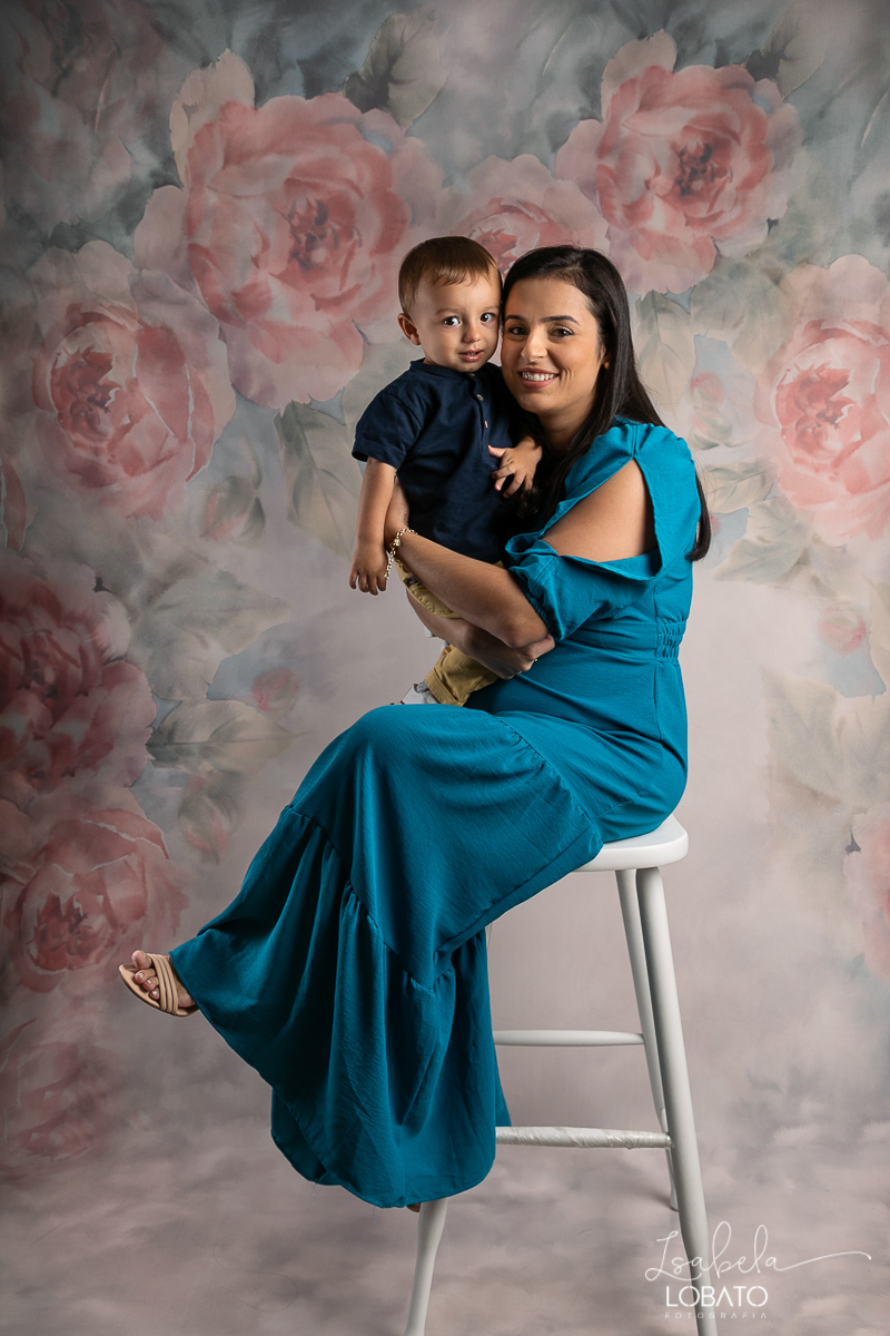 amor-de-mae-dia-das-maes-ensaio-fotografico-dia-das-maes-mamae-amor-mais-sublime-fotografia-de-mae-fundo-fotografico-dia-das-maes-ensaio-das-maes-dia-das-maes-2022-estudio-fotografico-em-barbacena-melhor-fotografa-de-barbacena-iluminacao-de-estudio-ilca