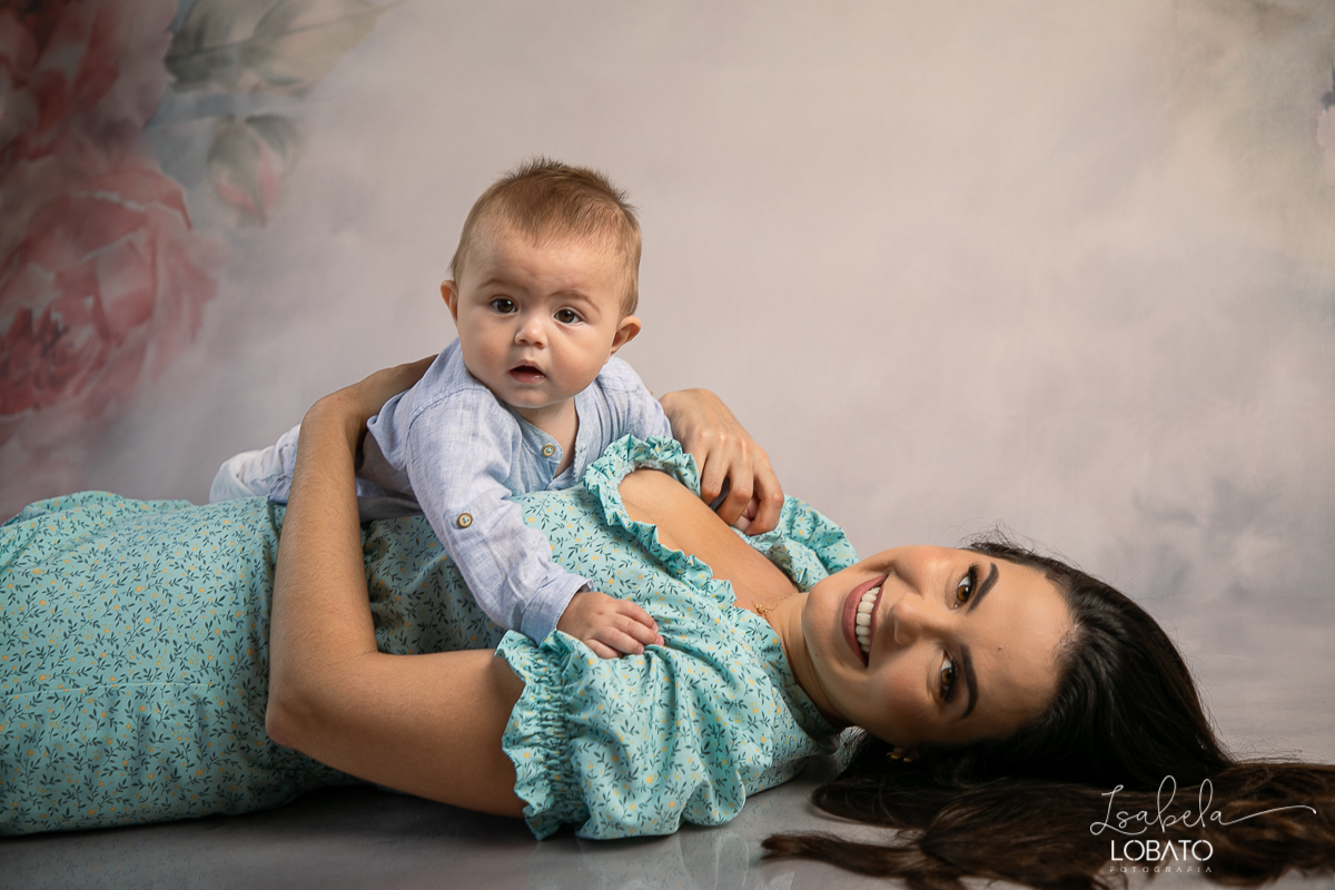 amor-de-mae-dia-das-maes-ensaio-fotografico-dia-das-maes-mamae-amor-mais-sublime-fotografia-de-mae-fundo-fotografico-dia-das-maes-ensaio-das-maes-dia-das-maes-2022-estudio-fotografico-em-barbacena-melhor-fotografa-de-barbacena-iluminacao-de-estudio-ilca