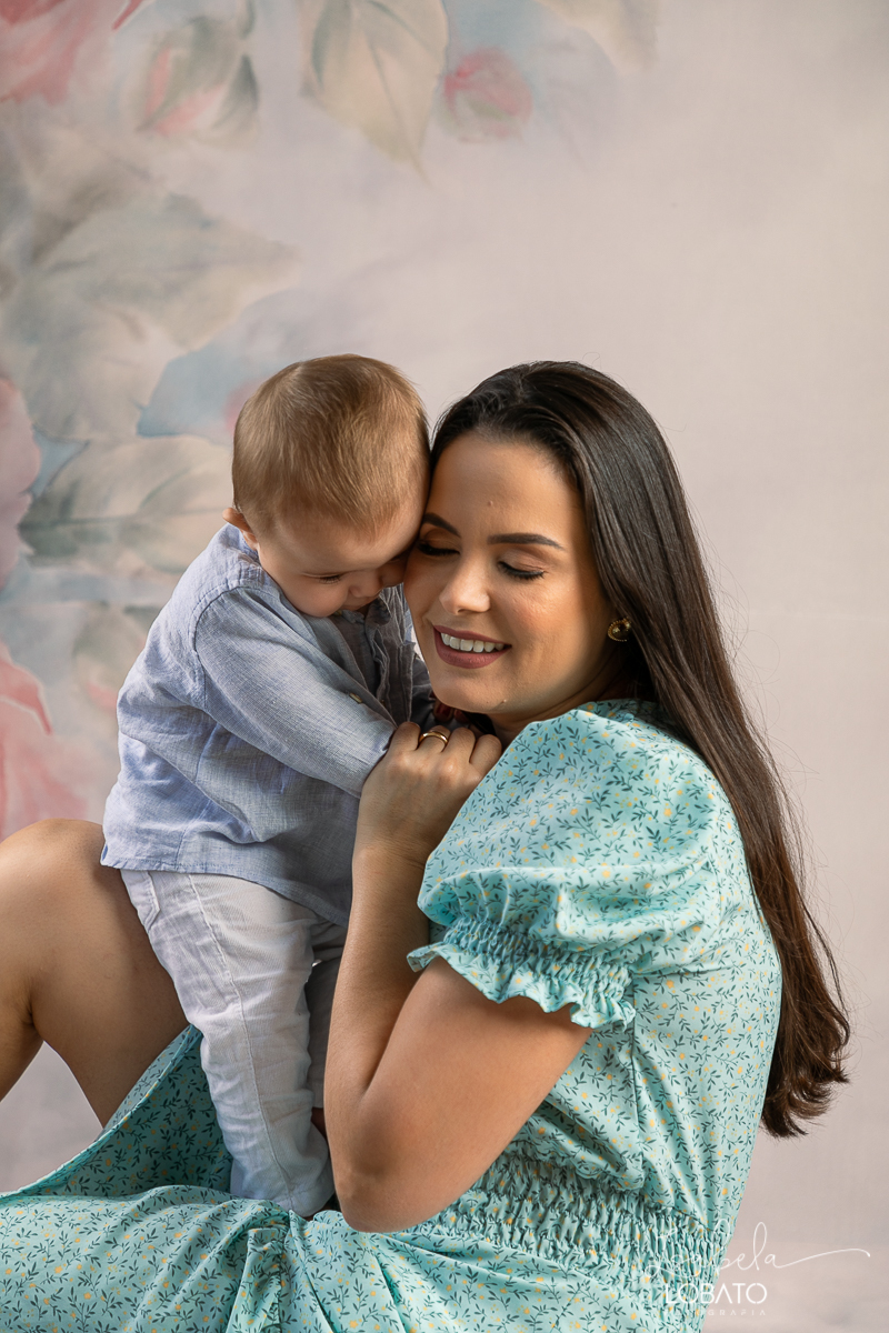 amor-de-mae-dia-das-maes-ensaio-fotografico-dia-das-maes-mamae-amor-mais-sublime-fotografia-de-mae-fundo-fotografico-dia-das-maes-ensaio-das-maes-dia-das-maes-2022-estudio-fotografico-em-barbacena-melhor-fotografa-de-barbacena-iluminacao-de-estudio-ilca