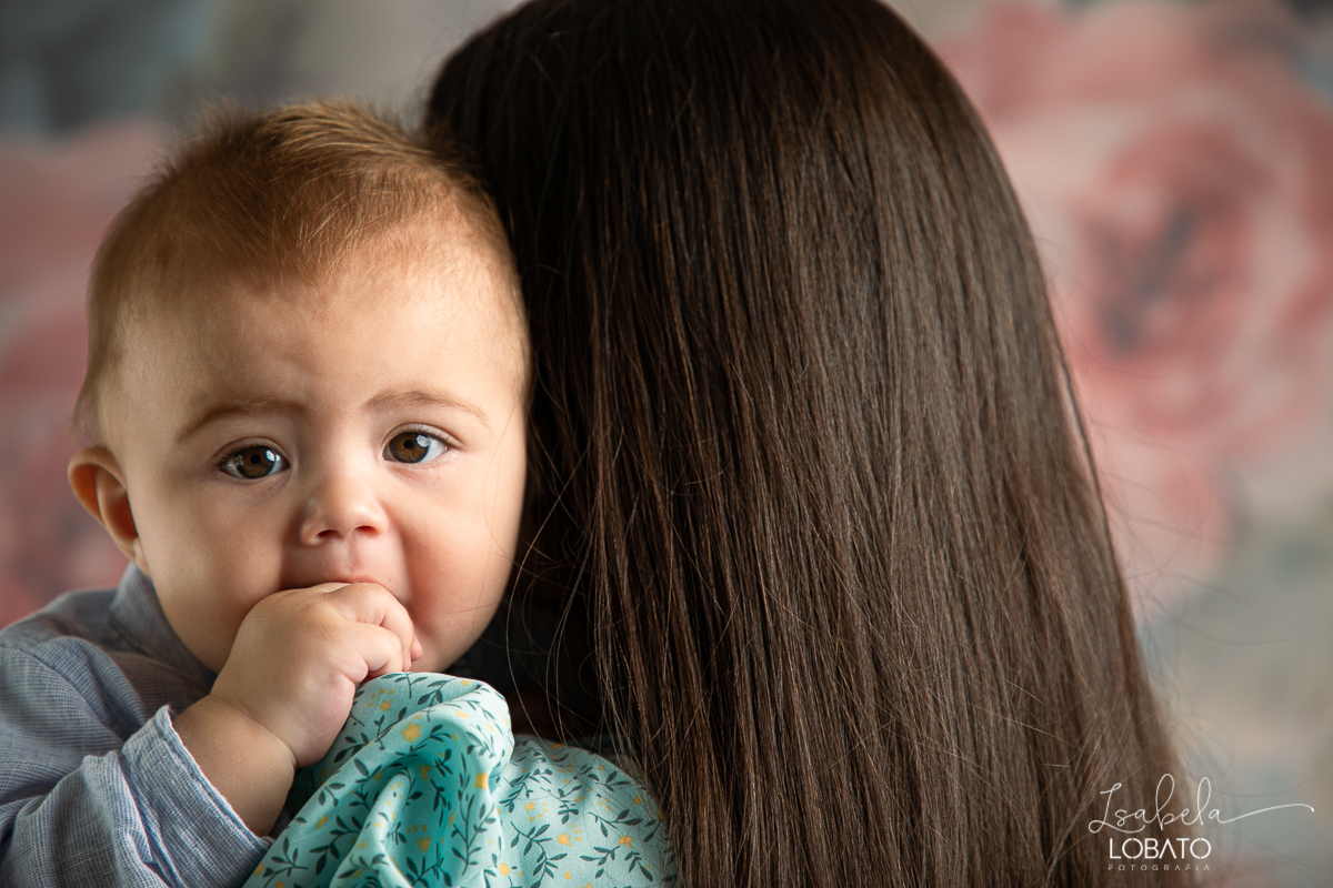 amor-de-mae-dia-das-maes-ensaio-fotografico-dia-das-maes-mamae-amor-mais-sublime-fotografia-de-mae-fundo-fotografico-dia-das-maes-ensaio-das-maes-dia-das-maes-2022-estudio-fotografico-em-barbacena-melhor-fotografa-de-barbacena-iluminacao-de-estudio-ilca