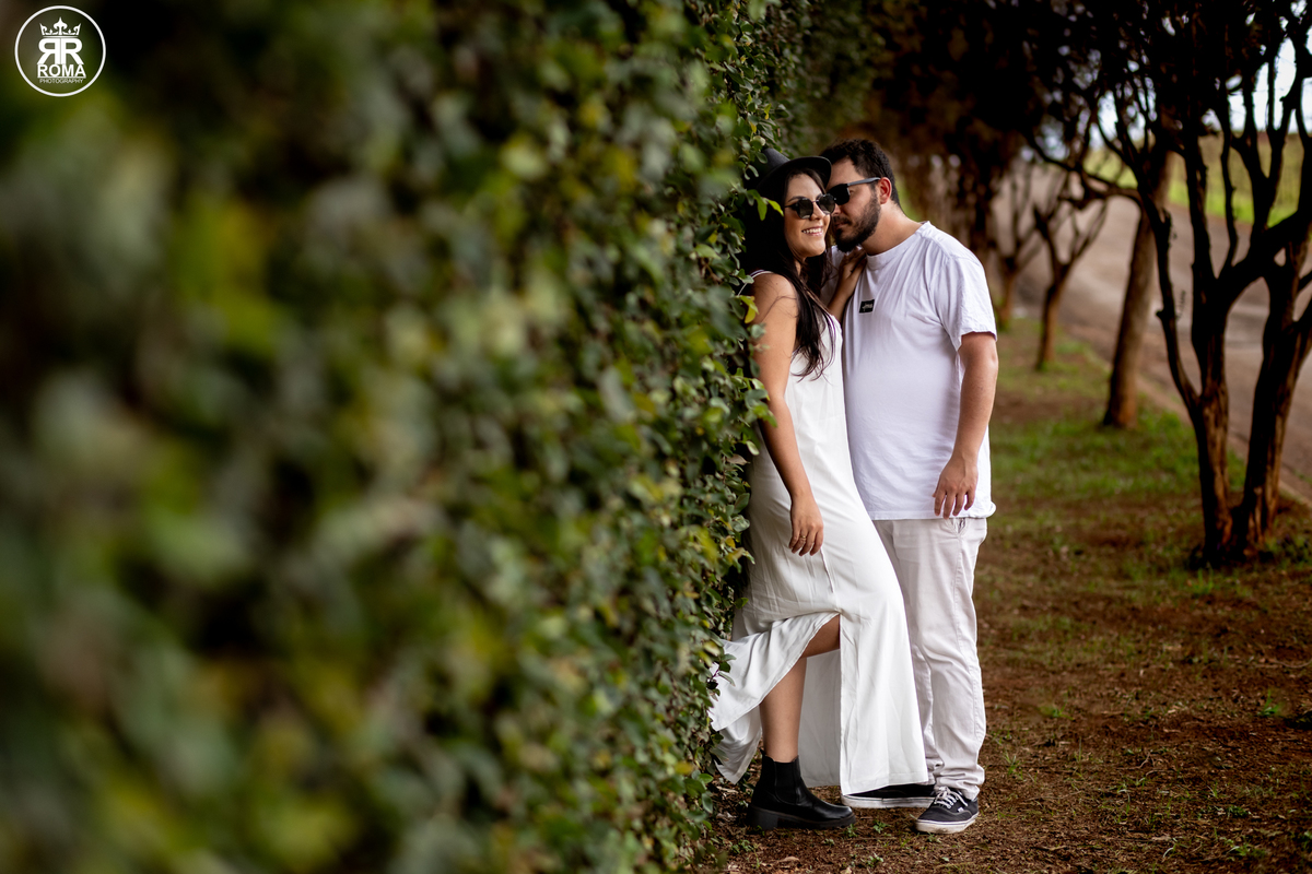 ensaio-de-casal-com-fusca - fotografia-de-casal-criativa - ensaio-vintage-com-carro-antigo -sessão-fotográfica-retrô - fotógrafo-de-casamentos-jau - fotógrafo-de-casamentos-sao- paulo - ensaio-de-casal-romântico - pré-wedding-com-fusca
