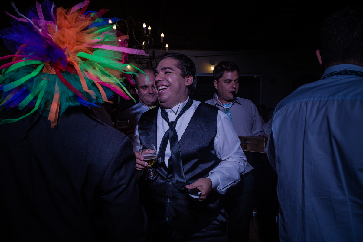 a alegria do noivo é contagiante 