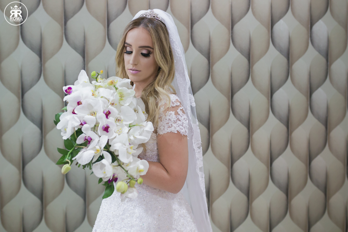 noiva segurando seu buque