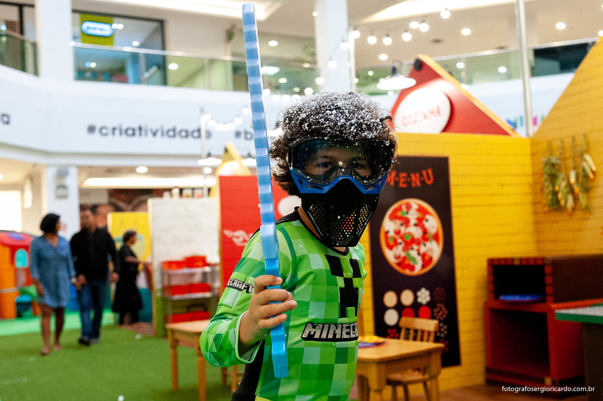 foto do aniversariante brincando na animasom via parque na barra da tijuca rio de janeiro