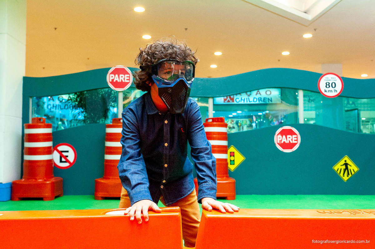 foto do aniversariante brincando na animasom via parque na barra da tijuca rio de janeiro