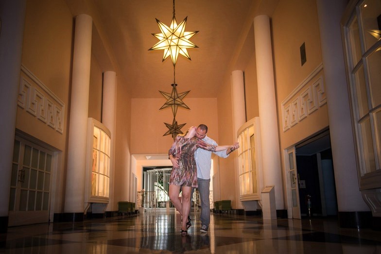 Dança do casal no ensaio pré-wedding no Palácio Quitandinha Petrópolis RJ