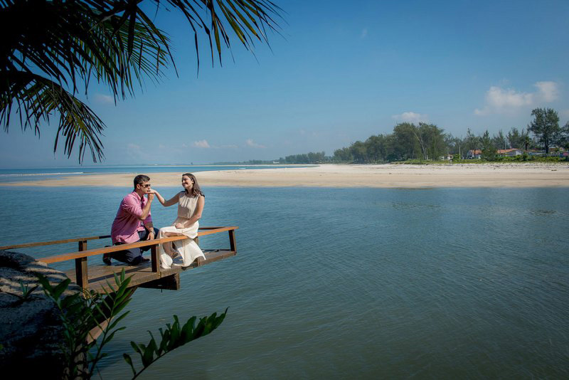 Ensaio romântico do pré-casamento da Isa e Thiago no Hotel Boutique Le Relais de Marambaia em Barra de Guaratiba no Rio de janeiro