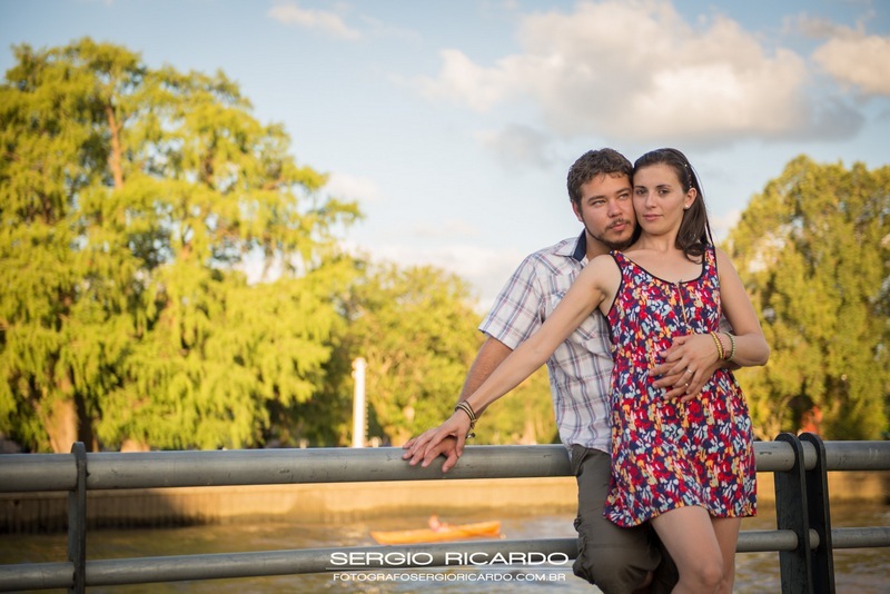 Foto de um ensaio do casal de noivos, Sofia e Matias, a beira do Rio Tigre na Argentina - Buenos Aires
