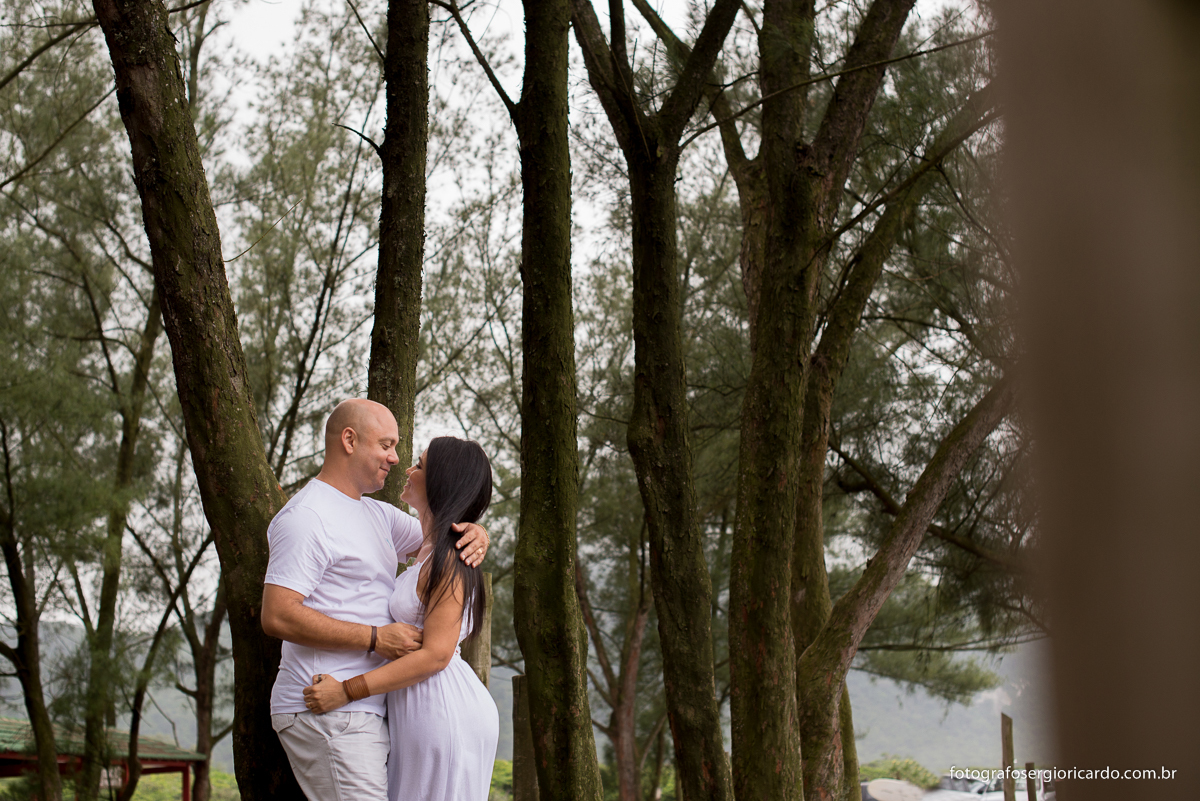 Ensaio pré-casamento Érica e Flávio praia de Grumari Rio de janeiro