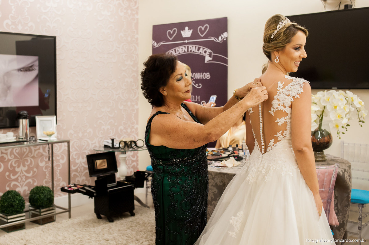 casamento-make-up-making-of-noiva-madrinhas-maquiagem-cabelo-casa-de-festas-cerimônia-das-areias-festa-vestido
