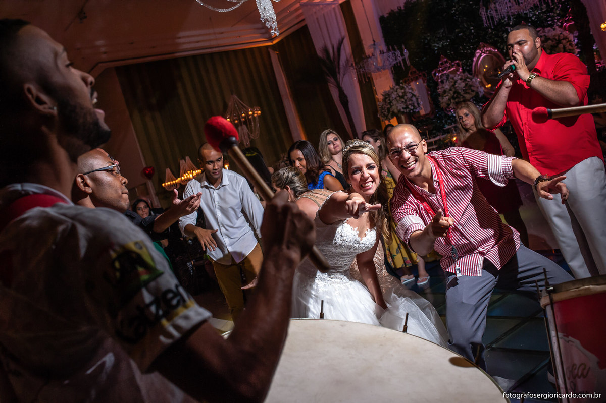 casamento-noivos-casa-de-festa-espaço-golden-palace-pista-de-samba