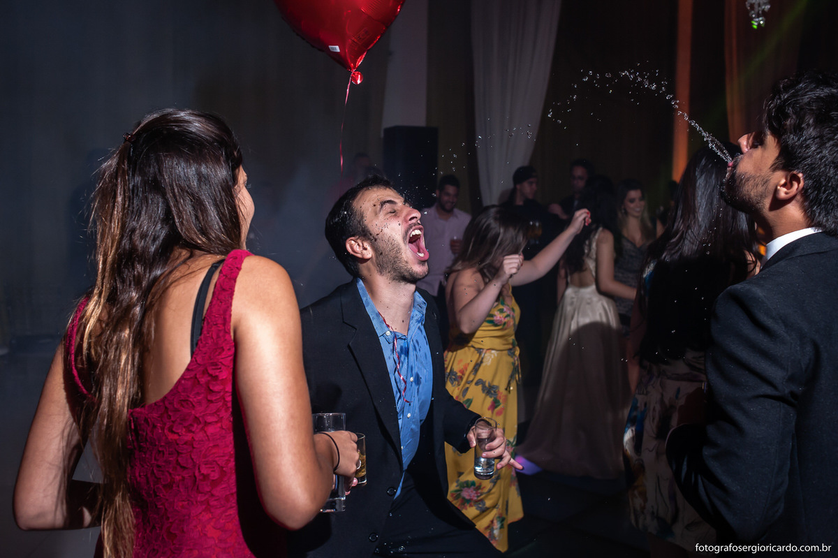 casamento-noivos-casa-de-festa-espaço-golden-palace-pista-de-dança