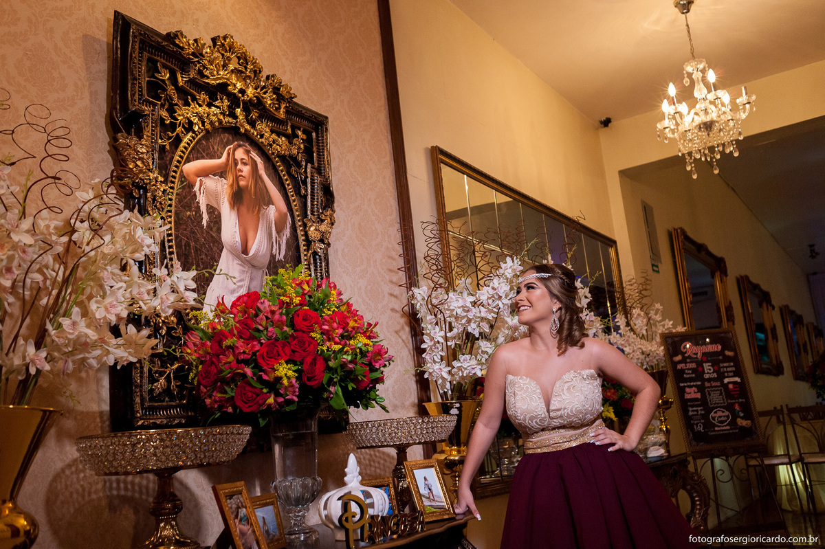 fotografia de debutante na casa de festas festeria