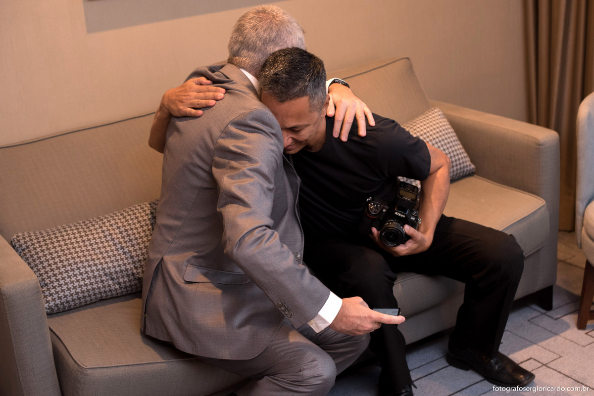 foto dos preparativos noivo e fotografo sergio ricardo