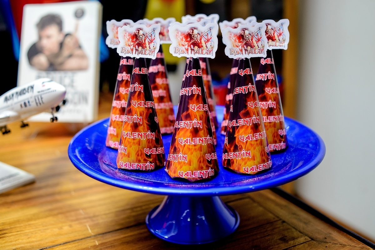 children's party photography iron maiden theme decoration