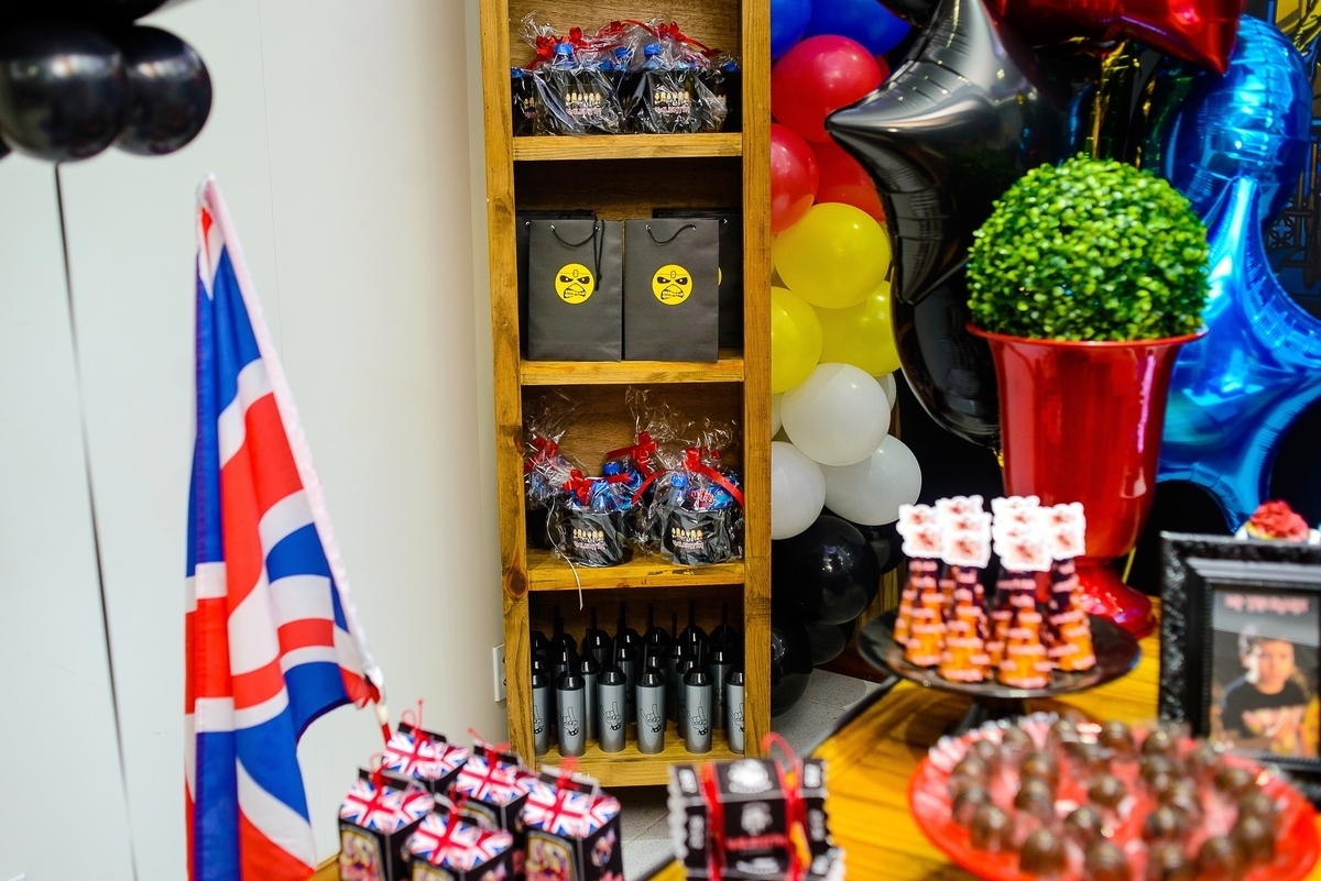 photography kids party decoration cake table iron maiden theme party gifts