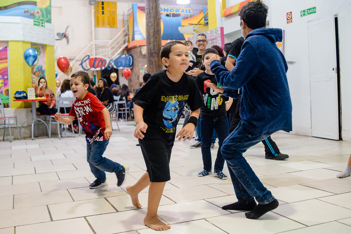 photography kids party theme iron maiden kids playing