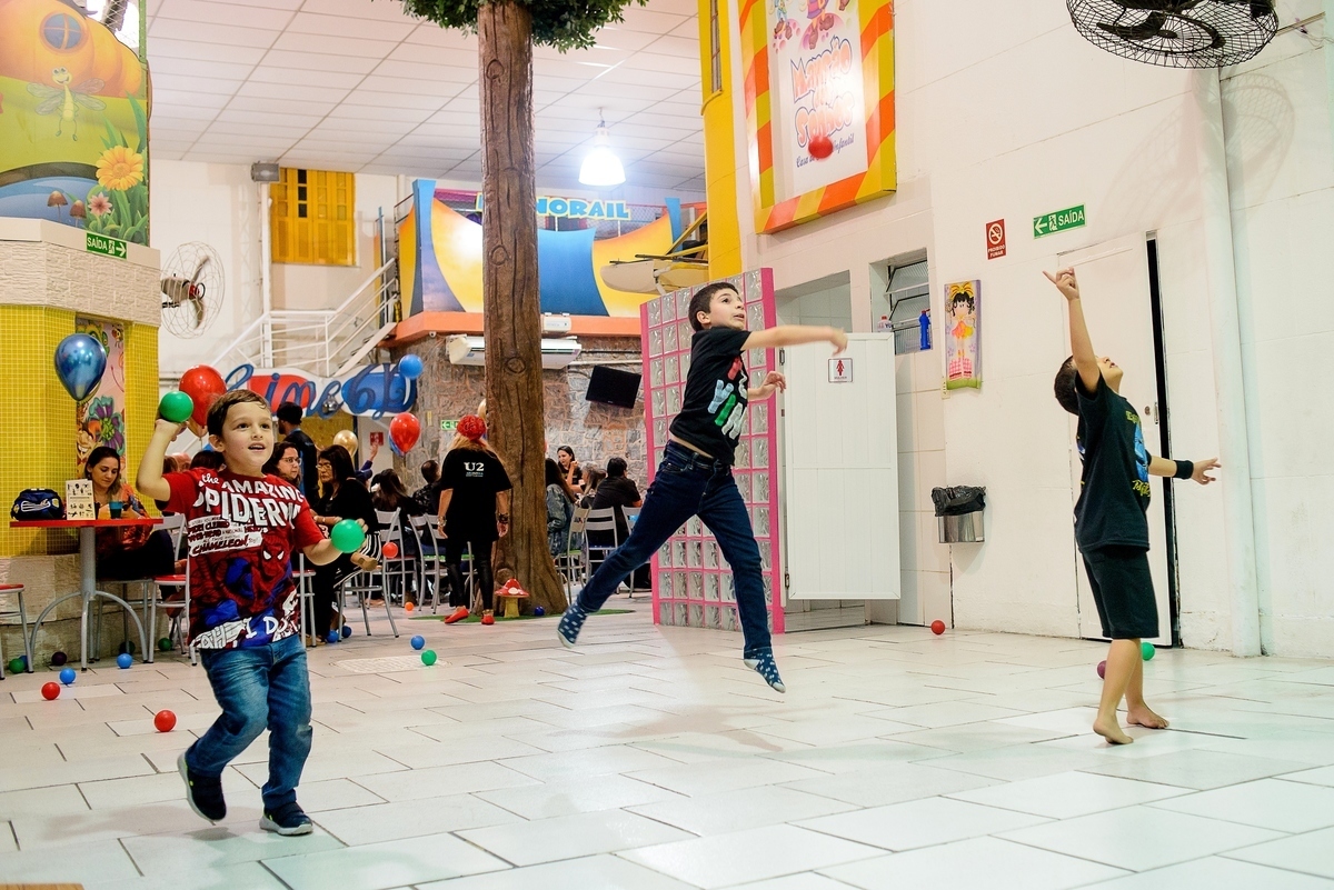 photography kids party theme iron maiden kids playing