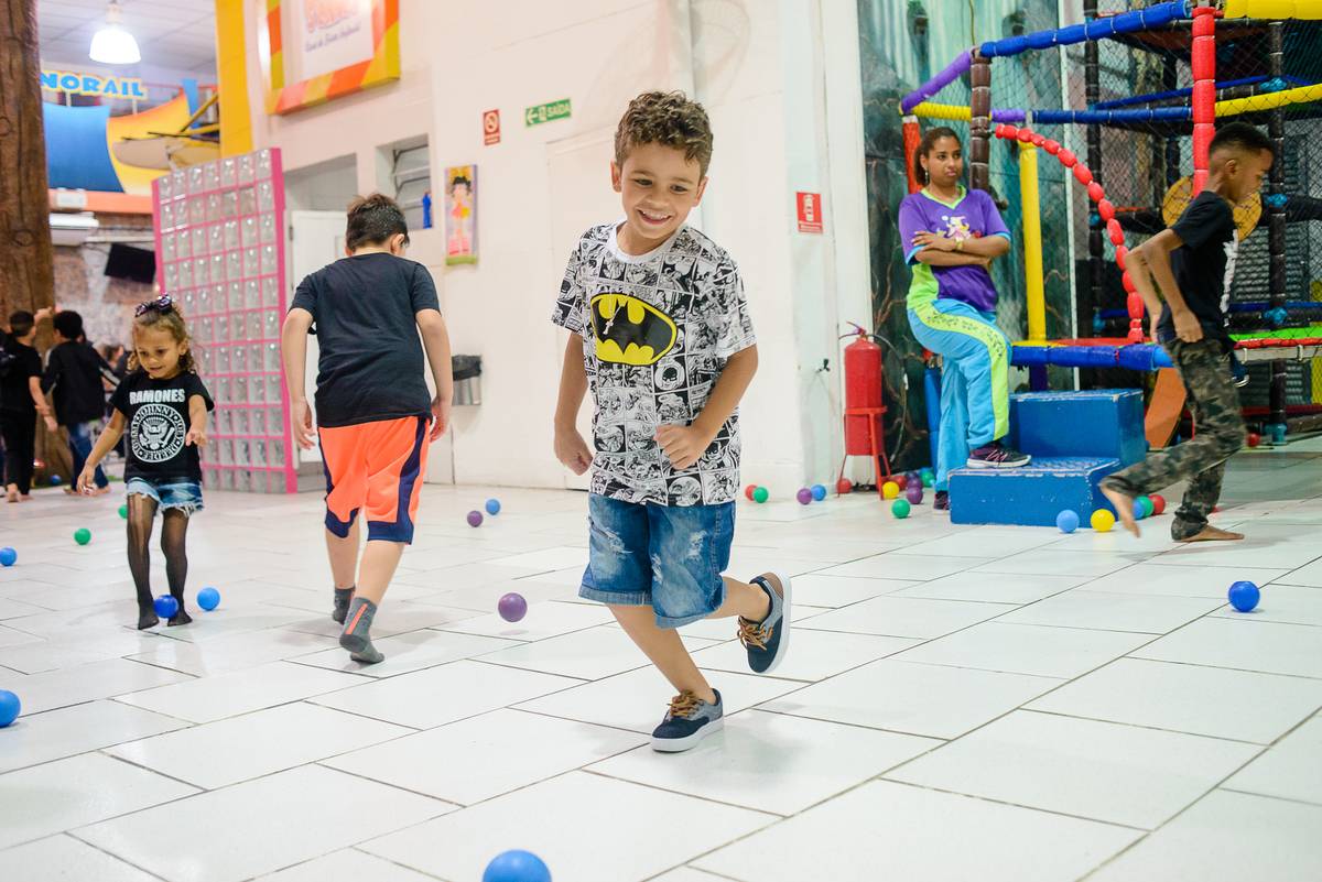 photography kids party theme iron maiden kids playing