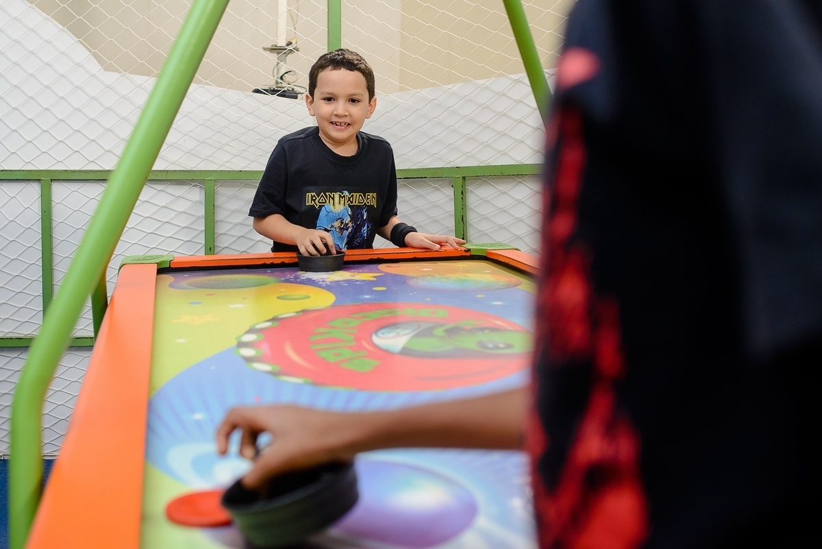 photography kids party theme iron maiden kids playing