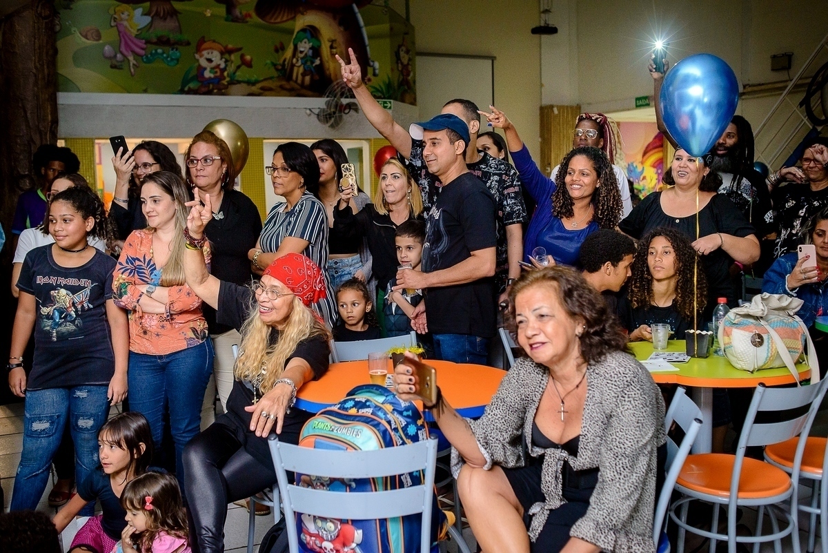 photography kids party iron maiden theme portrait guests