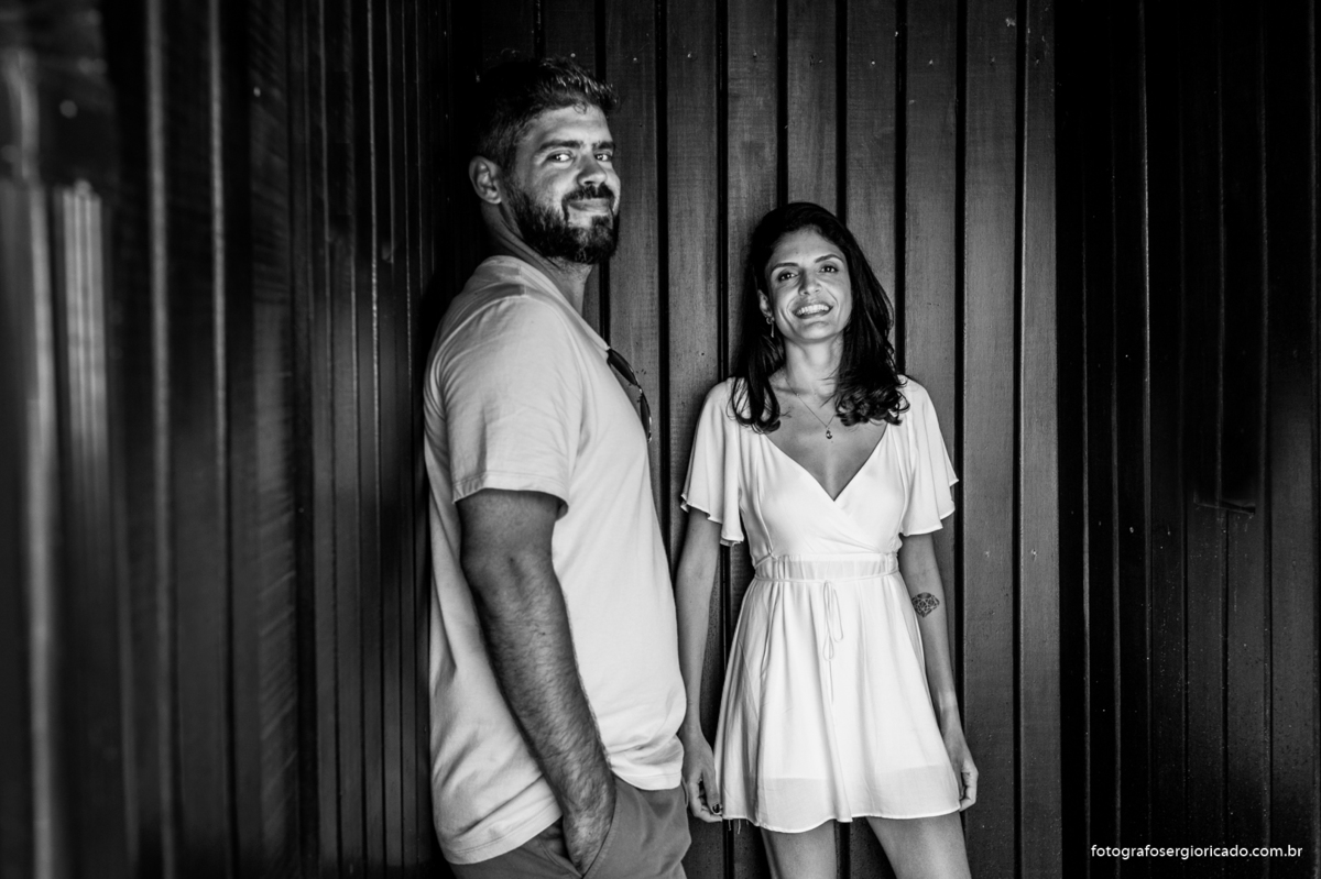 Fotografia de ensaio de casal na Pousada Atlânica Jungle Lodge na Praia do Pouso em Ilha Grande, Angra dos Reis no Rio de Janeiro.