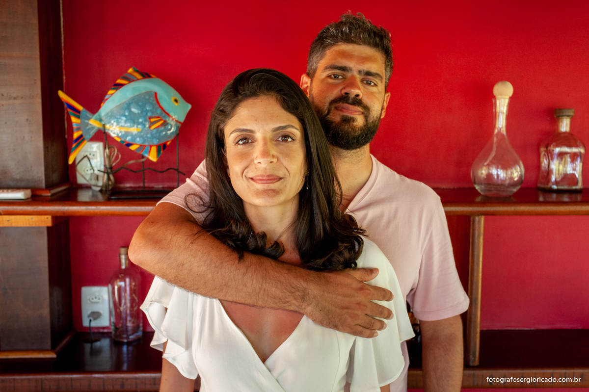 Fotografia de ensaio de casal na Pousada Atlânica Jungle Lodge na Praia do Pouso em Ilha Grande, Angra dos Reis no Rio de Janeiro.