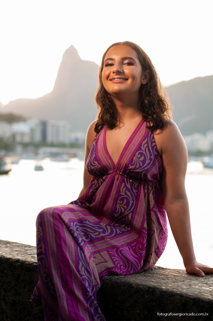 foto do ensaio de debutante com vestido rosa na urca no rio de janeiro 