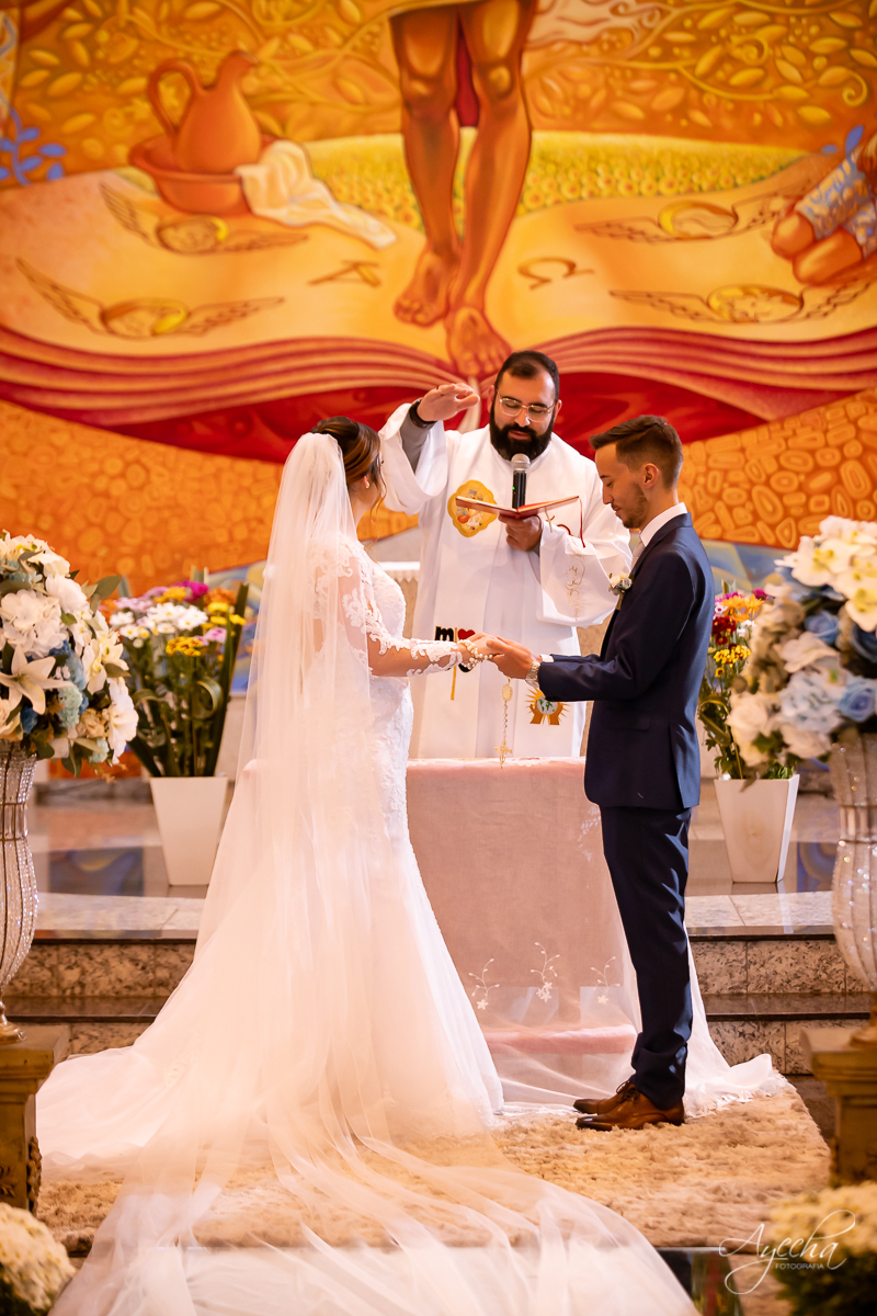 making of noivo curitiba; casamento curitiba; casamento santuário sagrado coração; casamento salão acqua eventos; fotografo de casamento curitiba; vestido de noiva curitiba; london noivas; maquiagem de noiva; carro da noiva; 