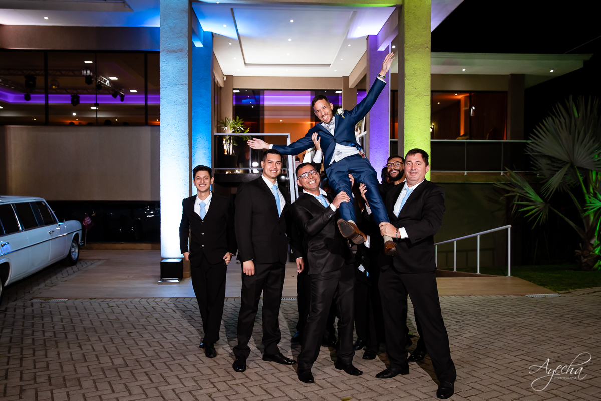 making of noivo curitiba; casamento curitiba; casamento santuário sagrado coração; casamento salão acqua eventos; fotografo de casamento curitiba; vestido de noiva curitiba; london noivas; maquiagem de noiva; carro da noiva; 