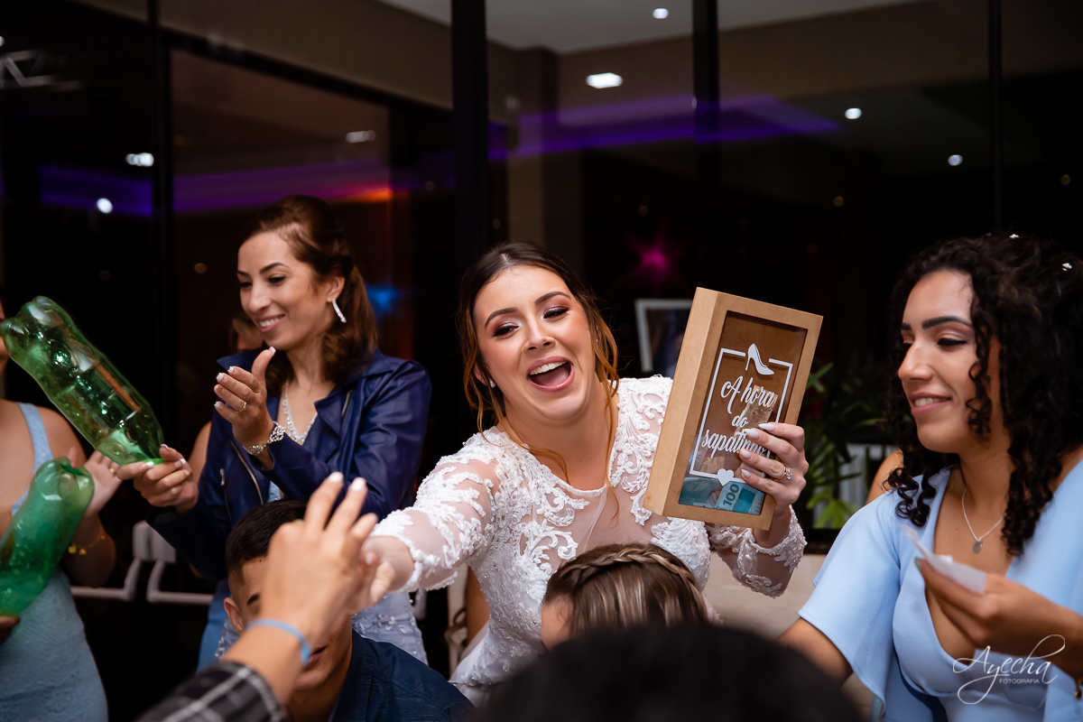 making of noivo curitiba; casamento curitiba; casamento santuário sagrado coração; casamento salão acqua eventos; fotografo de casamento curitiba; vestido de noiva curitiba; london noivas; maquiagem de noiva; carro da noiva; 