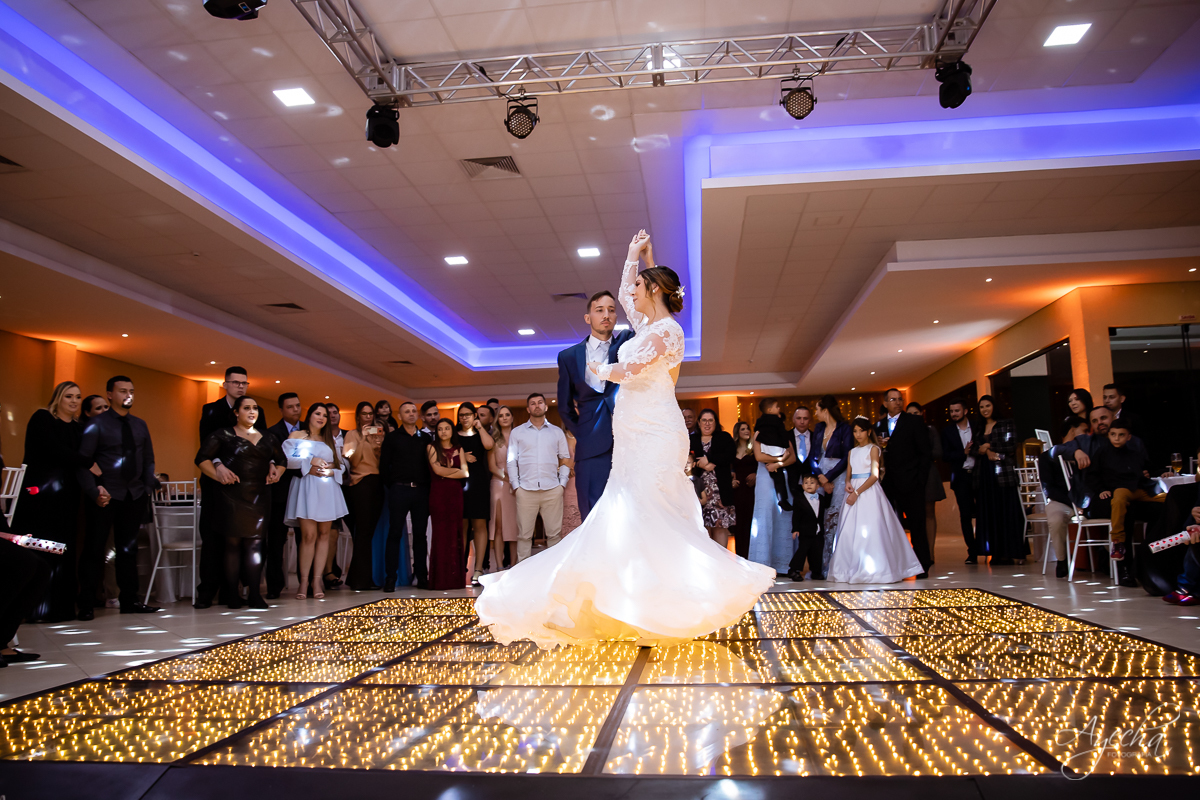 making of noivo curitiba; casamento curitiba; casamento santuário sagrado coração; casamento salão acqua eventos; fotografo de casamento curitiba; vestido de noiva curitiba; london noivas; maquiagem de noiva; carro da noiva; 