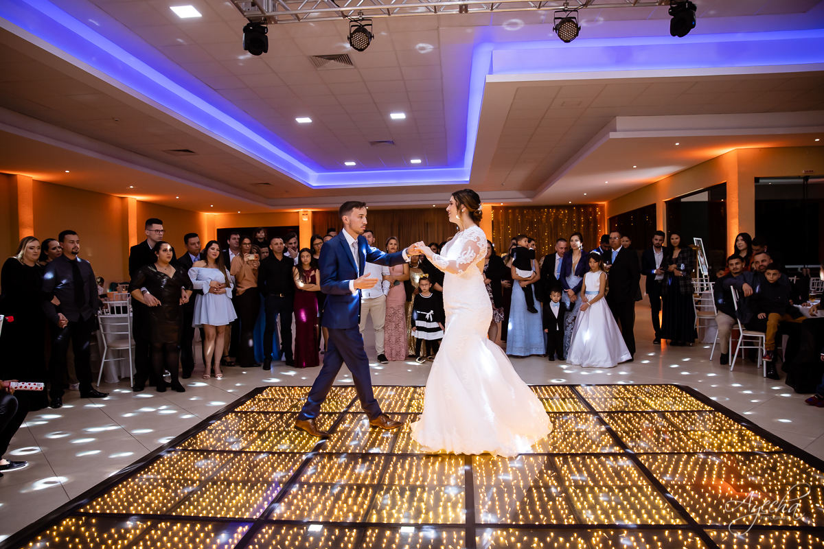 making of noivo curitiba; casamento curitiba; casamento santuário sagrado coração; casamento salão acqua eventos; fotografo de casamento curitiba; vestido de noiva curitiba; london noivas; maquiagem de noiva; carro da noiva; dança dos noivos curitiba; 