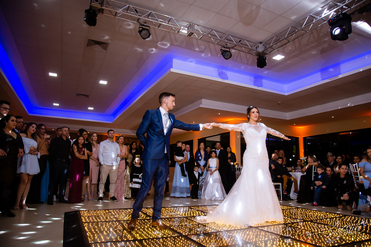 making of noivo curitiba; casamento curitiba; casamento santuário sagrado coração; casamento salão acqua eventos; fotografo de casamento curitiba; vestido de noiva curitiba; london noivas; maquiagem de noiva; carro da noiva; dança dos noivos curitiba; 