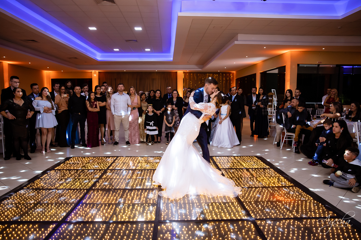 making of noivo curitiba; casamento curitiba; casamento santuário sagrado coração; casamento salão acqua eventos; fotografo de casamento curitiba; vestido de noiva curitiba; london noivas; maquiagem de noiva; carro da noiva; dança dos noivos curitiba; 