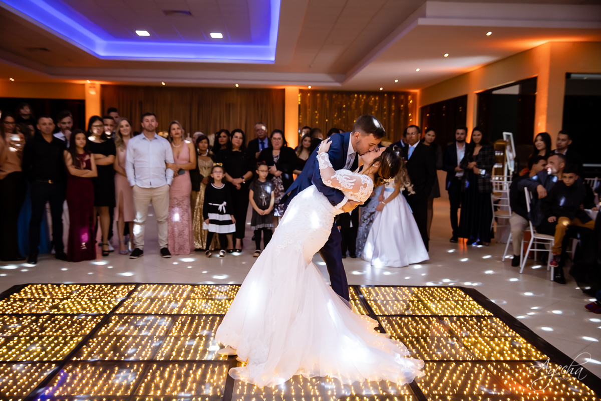 making of noivo curitiba; casamento curitiba; casamento santuário sagrado coração; casamento salão acqua eventos; fotografo de casamento curitiba; vestido de noiva curitiba; london noivas; maquiagem de noiva; carro da noiva; dança dos noivos curitiba; 