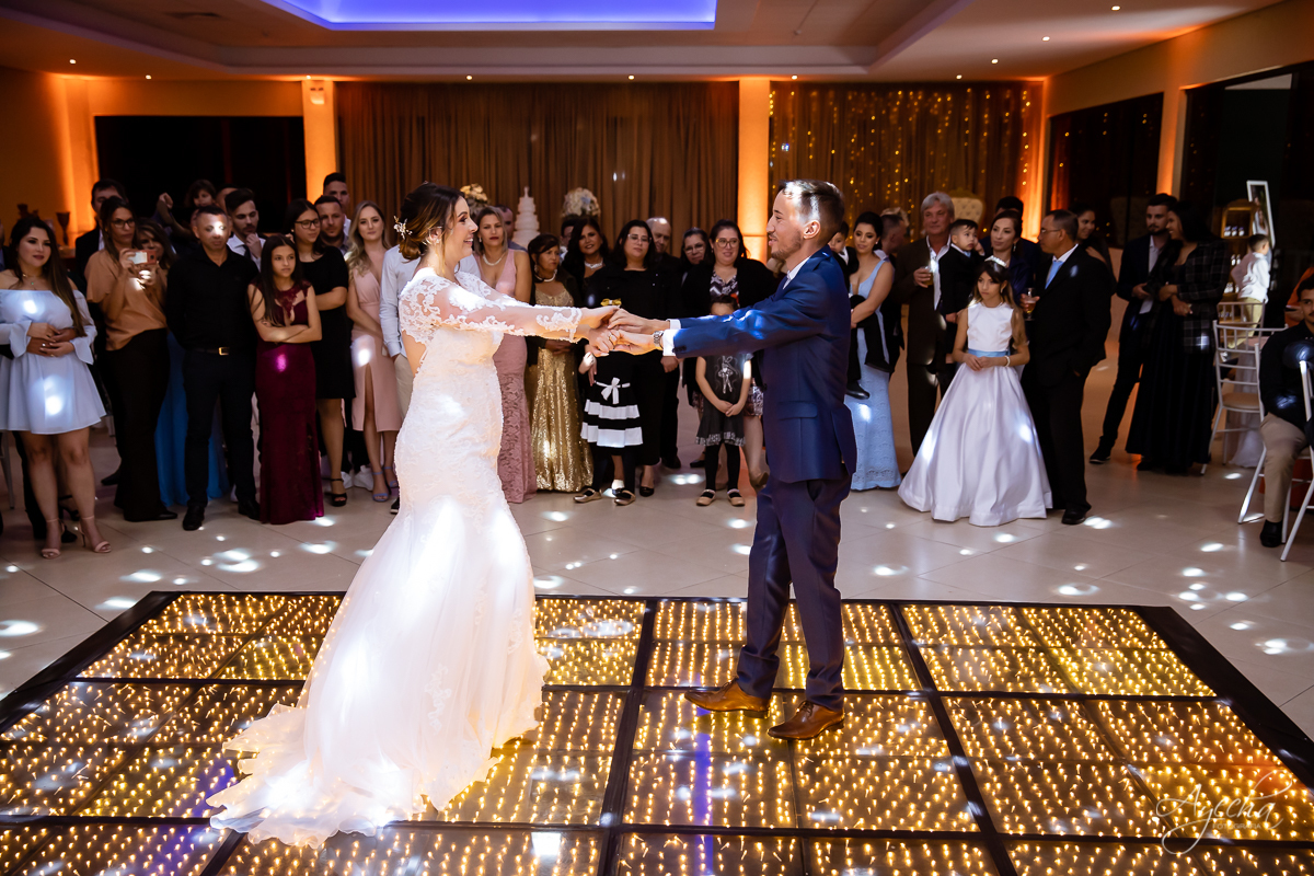 making of noivo curitiba; casamento curitiba; casamento santuário sagrado coração; casamento salão acqua eventos; fotografo de casamento curitiba; vestido de noiva curitiba; london noivas; maquiagem de noiva; carro da noiva; dança dos noivos curitiba; 