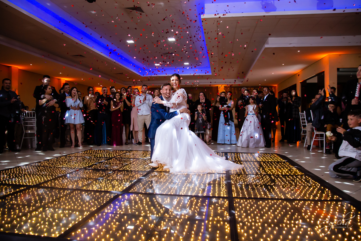 making of noivo curitiba; casamento curitiba; casamento santuário sagrado coração; casamento salão acqua eventos; fotografo de casamento curitiba; vestido de noiva curitiba; london noivas; maquiagem de noiva; carro da noiva; dança dos noivos curitiba; 