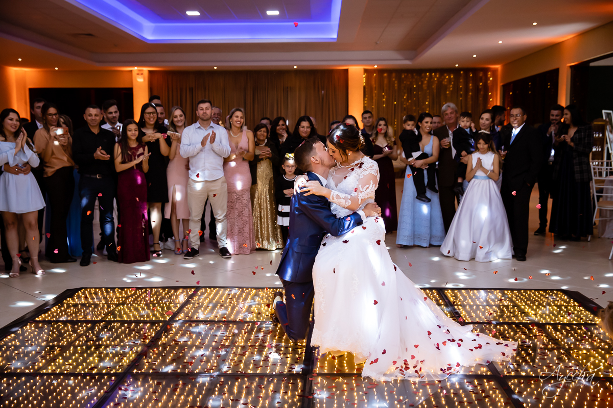 making of noivo curitiba; casamento curitiba; casamento santuário sagrado coração; casamento salão acqua eventos; fotografo de casamento curitiba; vestido de noiva curitiba; london noivas; maquiagem de noiva; carro da noiva; dança dos noivos curitiba; 