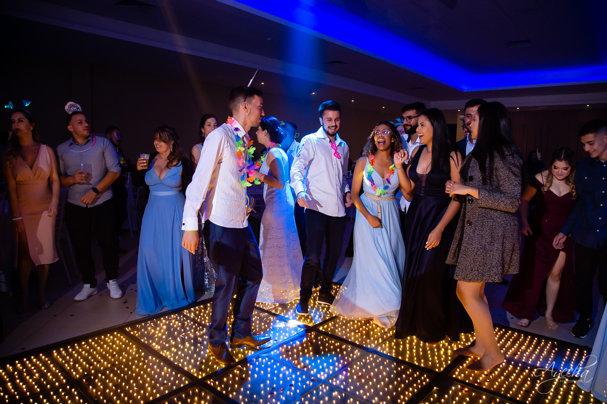 making of noivo curitiba; casamento curitiba; casamento santuário sagrado coração; casamento salão acqua eventos; fotografo de casamento curitiba; vestido de noiva curitiba; london noivas; maquiagem de noiva; carro da noiva; dança dos noivos curitiba; 