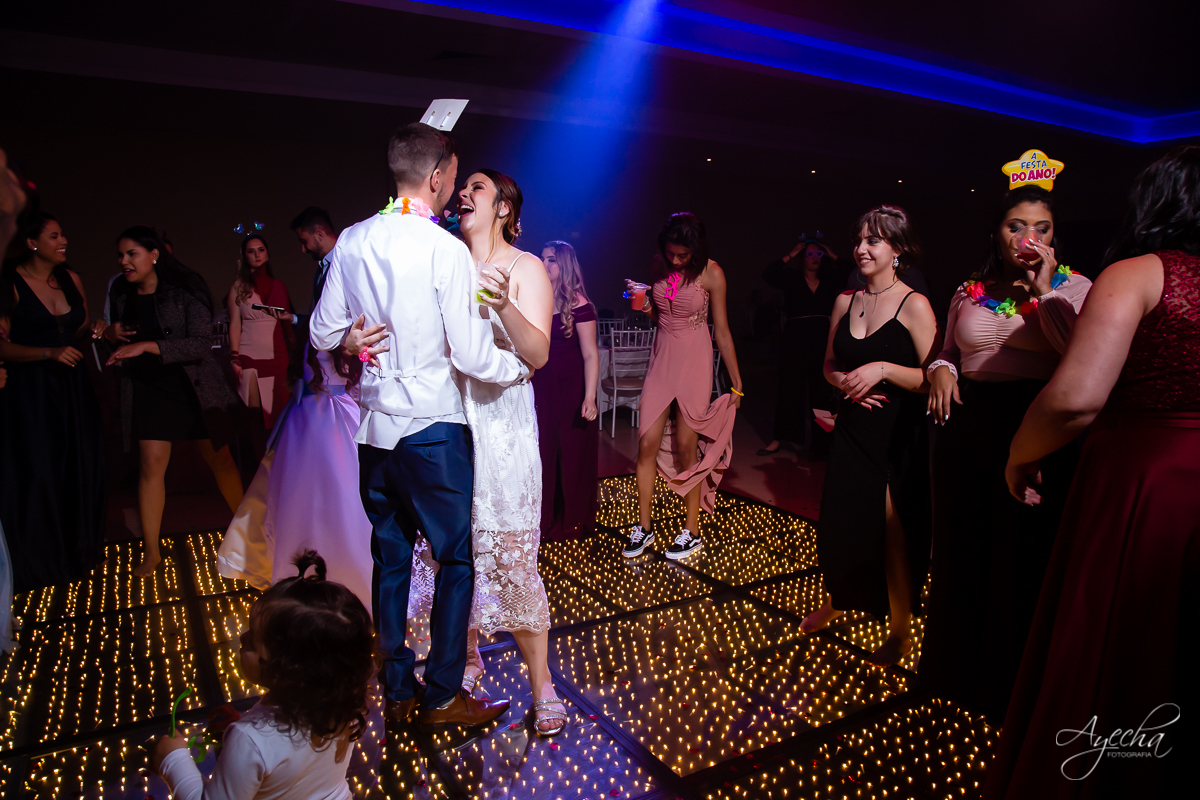 making of noivo curitiba; casamento curitiba; casamento santuário sagrado coração; casamento salão acqua eventos; fotografo de casamento curitiba; vestido de noiva curitiba; london noivas; maquiagem de noiva; carro da noiva; dança dos noivos curitiba; 