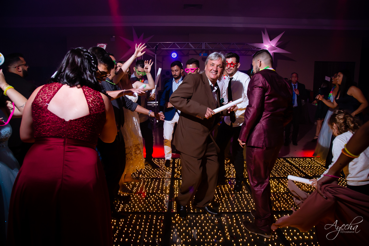 making of noivo curitiba; casamento curitiba; casamento santuário sagrado coração; casamento salão acqua eventos; fotografo de casamento curitiba; vestido de noiva curitiba; london noivas; maquiagem de noiva; carro da noiva; dança dos noivos curitiba; 